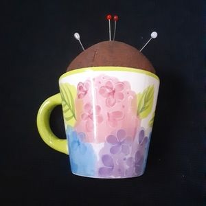 Tea cup pin cushion